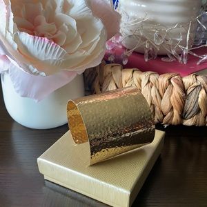 NWOT Avenue Goldtone cuff bracelet